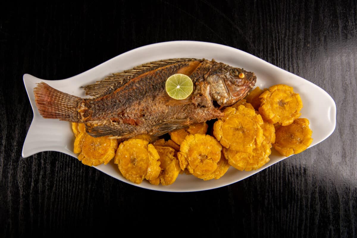 Cómo Hacer Pescado Frito Peruano Esta Es La Receta Paso A Paso 9556